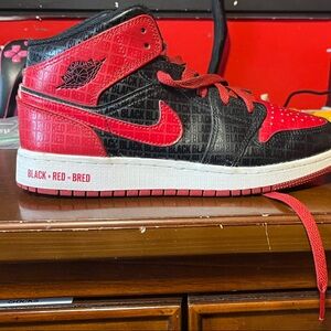 Kids Jordan 1 Mid GS Bred Text